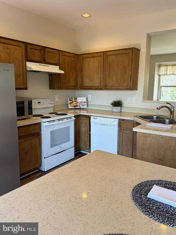 10314 Butternut Cir - Photo 7 of 29