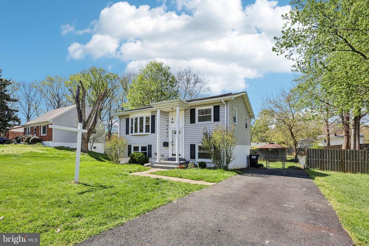 3802 Folsome Ct - Photo 4 of 41