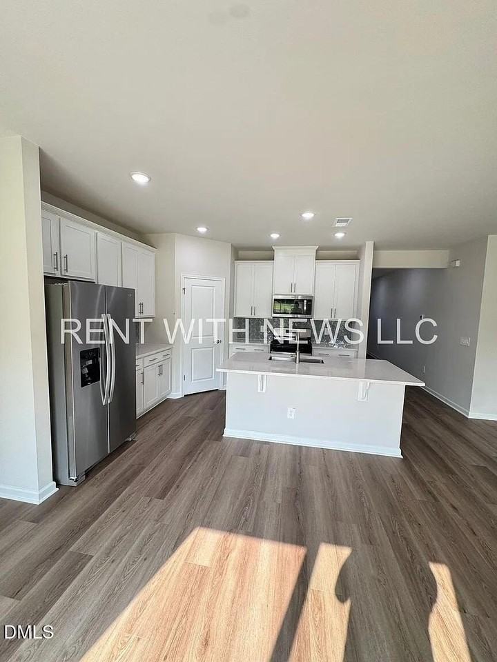 539 White Birch Ln - Photo 4 of 40