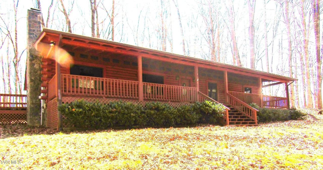 144 Hollow Timbers Dr - Photo 3 of 33