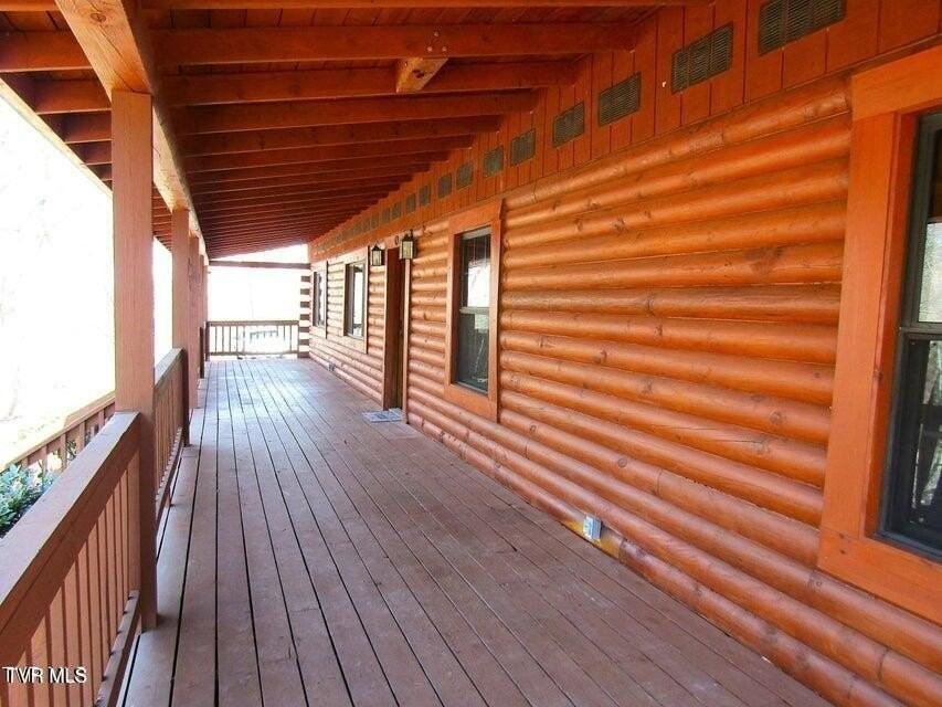 144 Hollow Timbers Dr - Photo 4 of 33