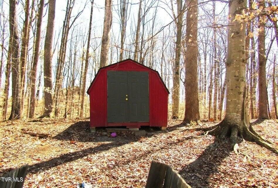 144 Hollow Timbers Dr - Photo 6 of 33