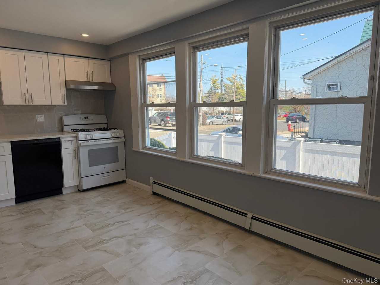 24 Doxsey Pl ##2 - Photo 7 of 13