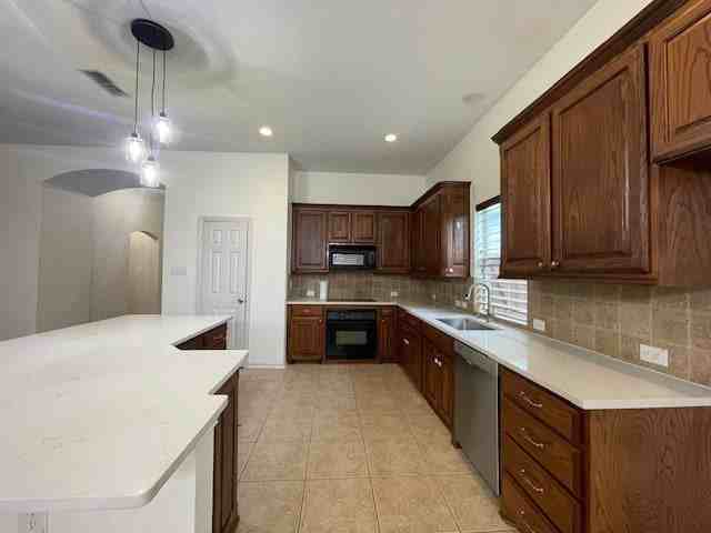 8525 Hudson St - Photo 6 of 24