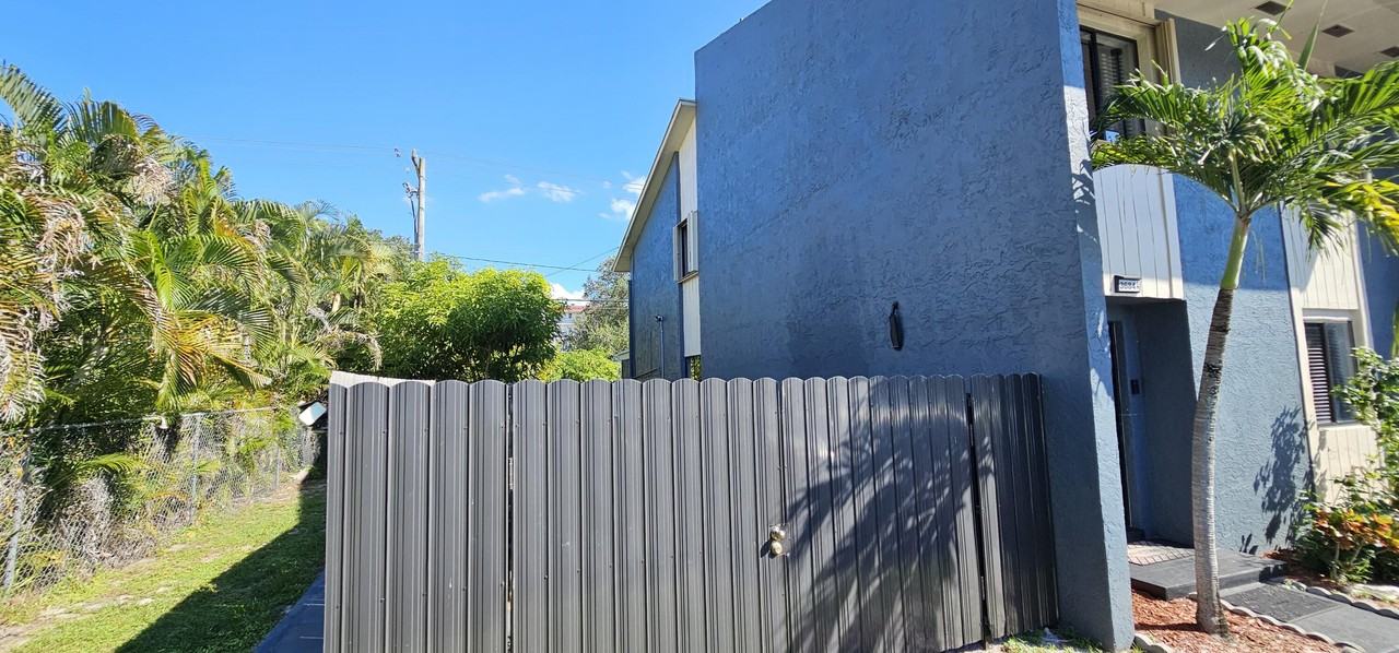 3684 Pinehurst Dr - Photo 2 of 16