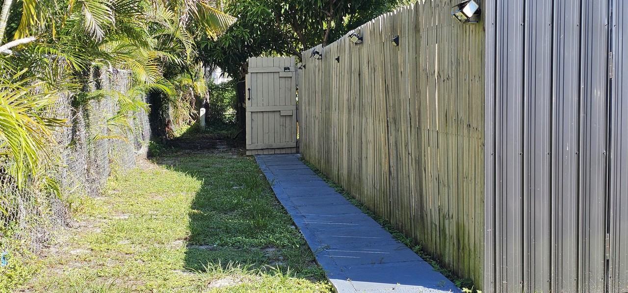 3684 Pinehurst Dr - Photo 3 of 16