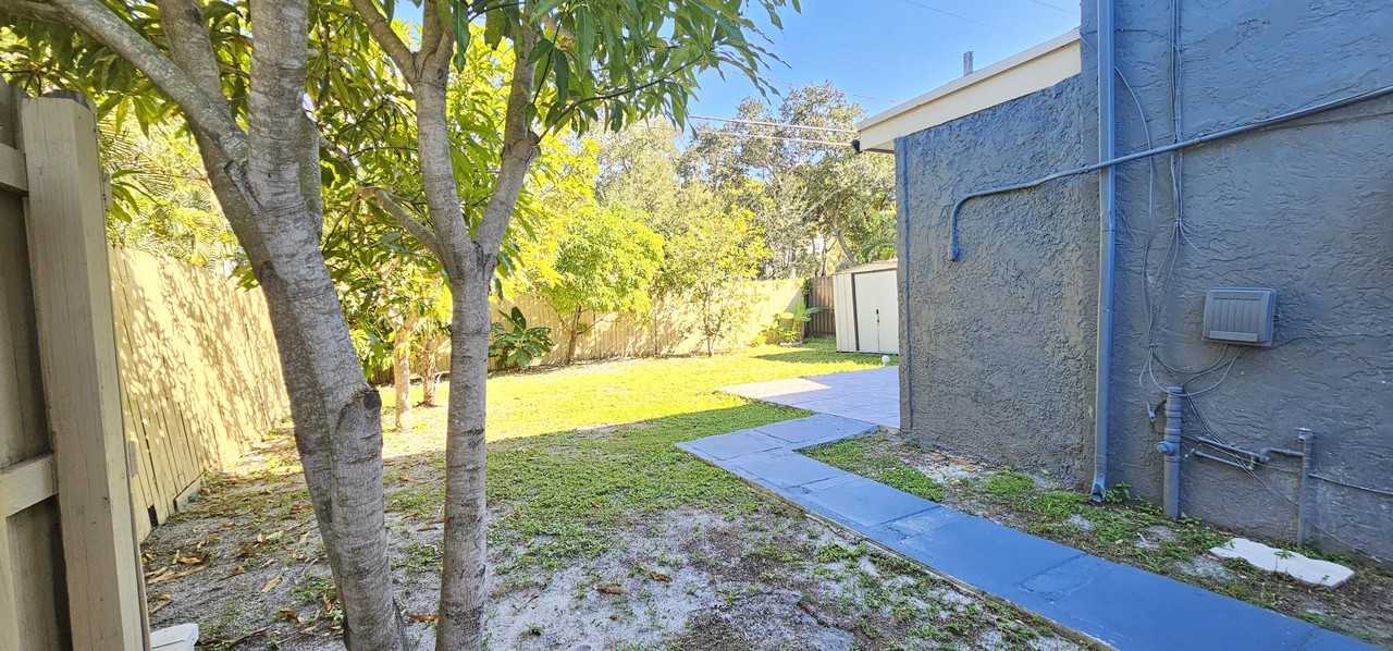 3684 Pinehurst Dr - Photo 4 of 16