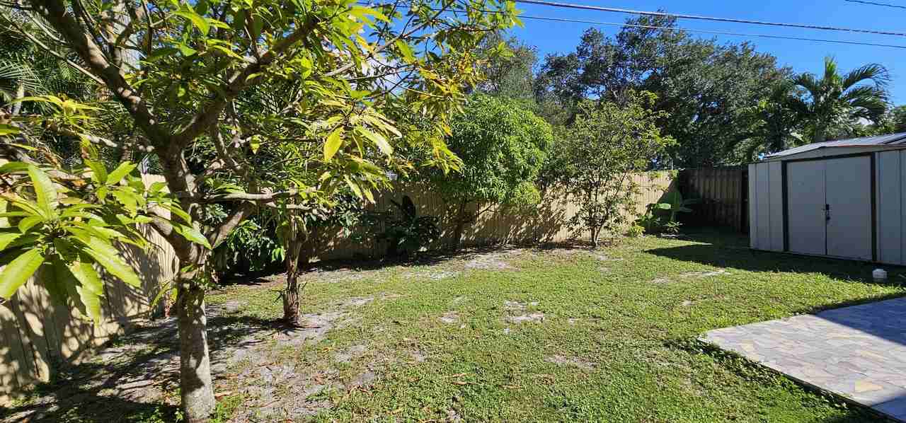 3684 Pinehurst Dr - Photo 5 of 16