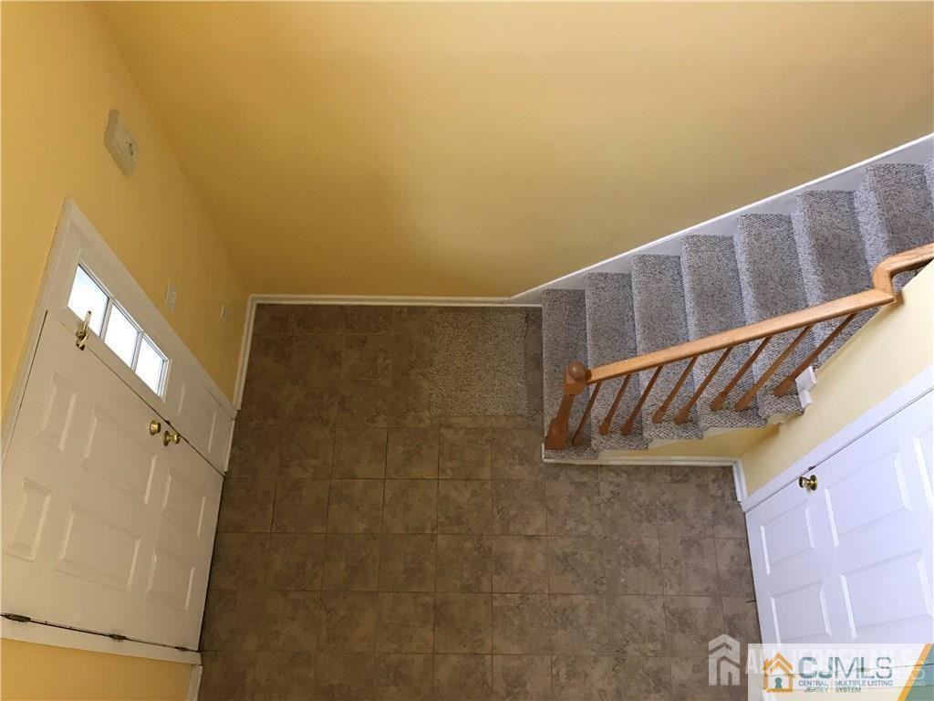 141 Forest Dr - Photo 2 of 13
