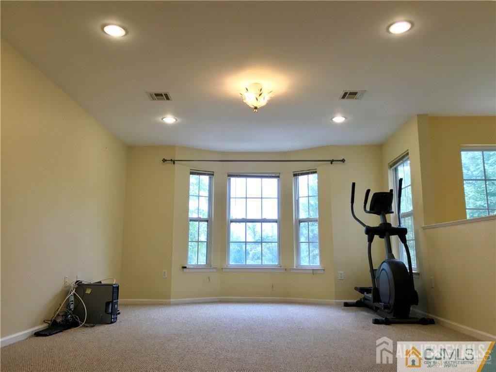 141 Forest Dr - Photo 4 of 13