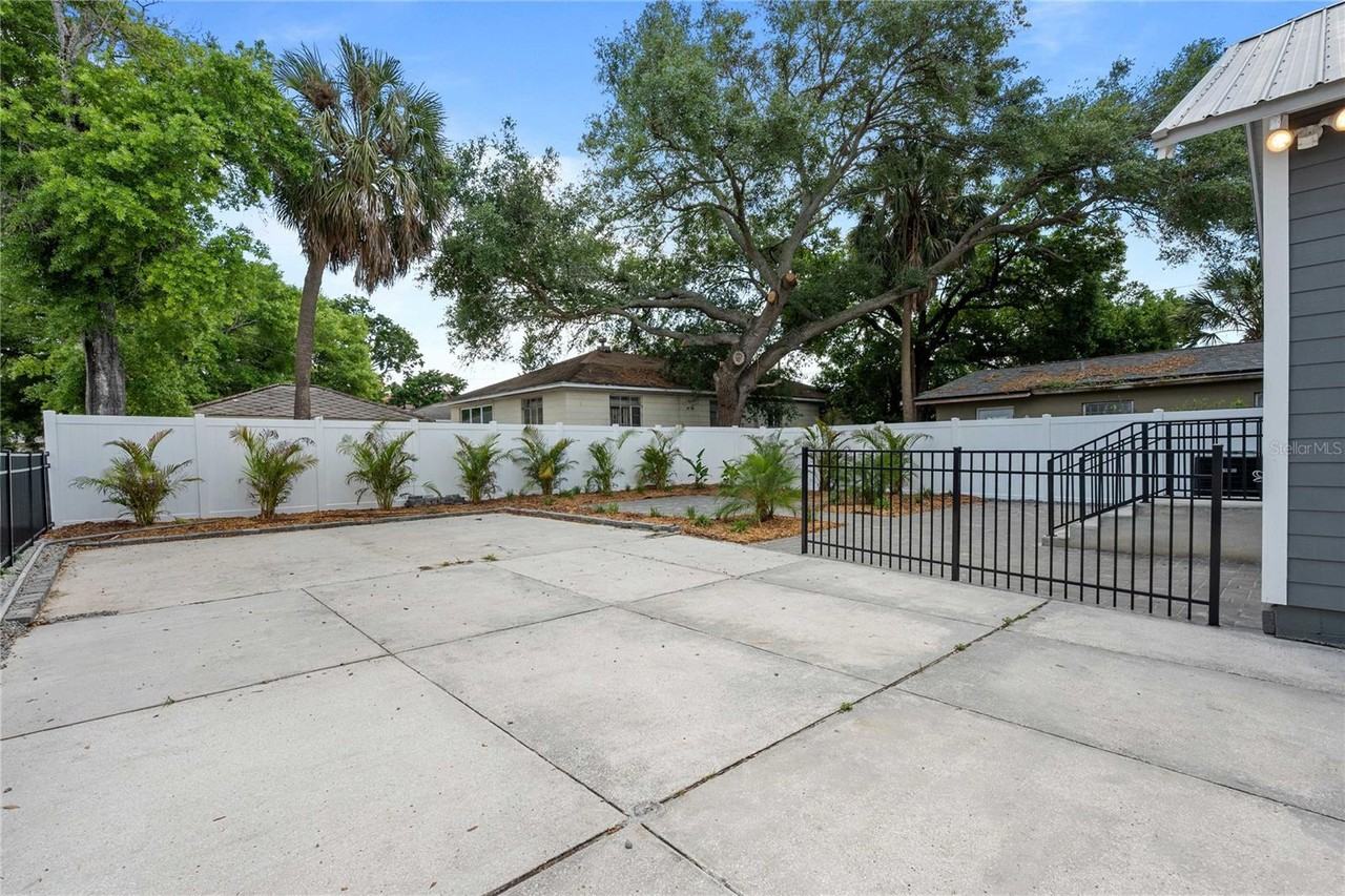 2203 N Boulevard - Photo 7 of 50