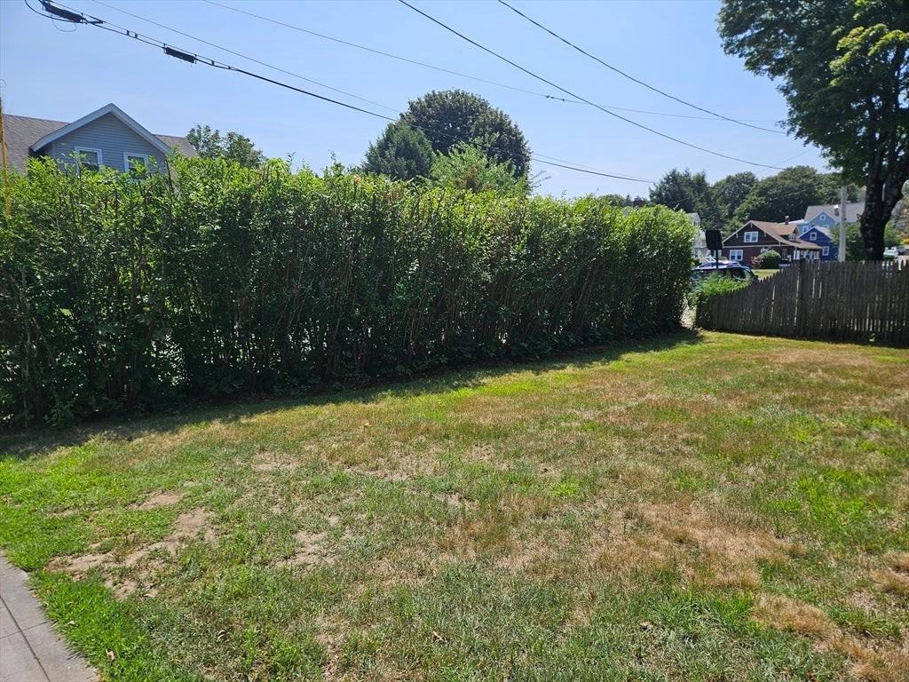 42 Sumner St - Photo 5 of 17
