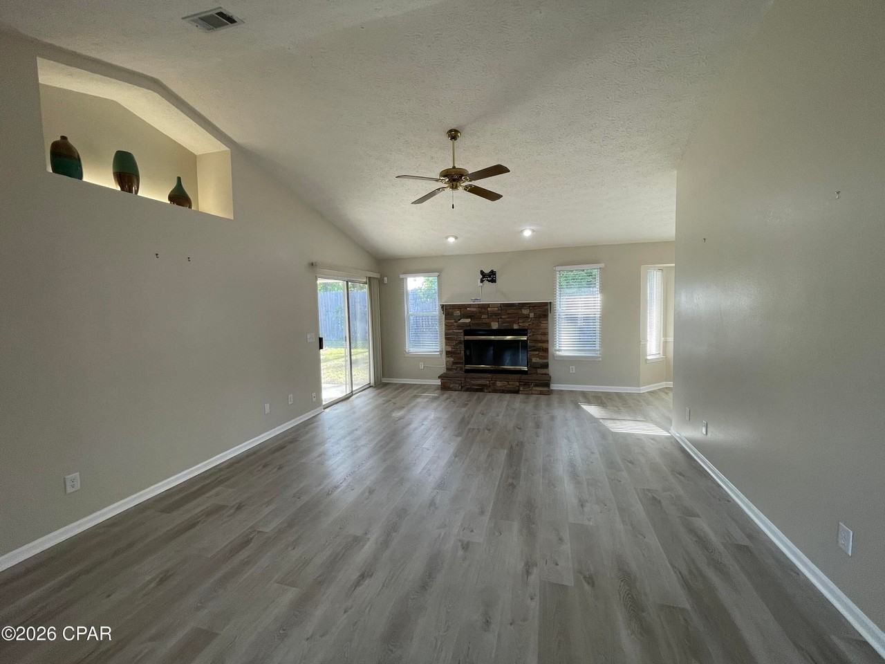 140 Treasure Palm Dr - Photo 3 of 31