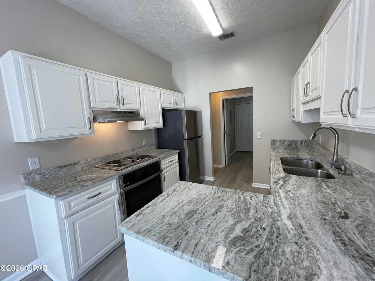 140 Treasure Palm Dr - Photo 4 of 31