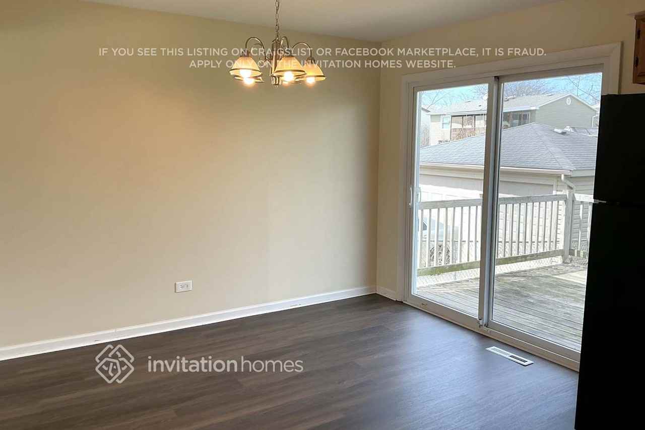 7522 164th Pl - Photo 4 of 12