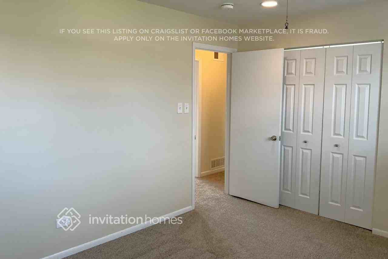 7522 164th Pl - Photo 7 of 12