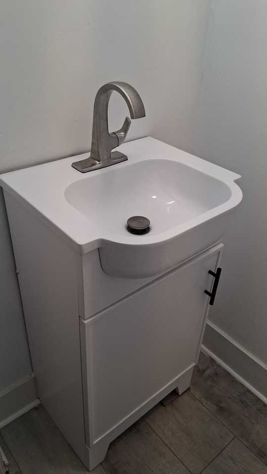 584 Kelton Ave #1 - Photo 4 of 7