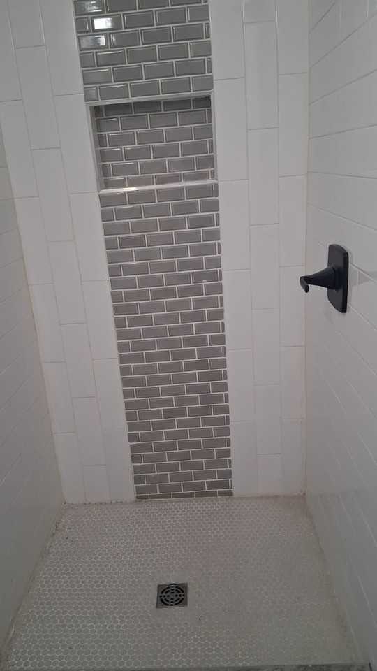 584 Kelton Ave #1 - Photo 5 of 7