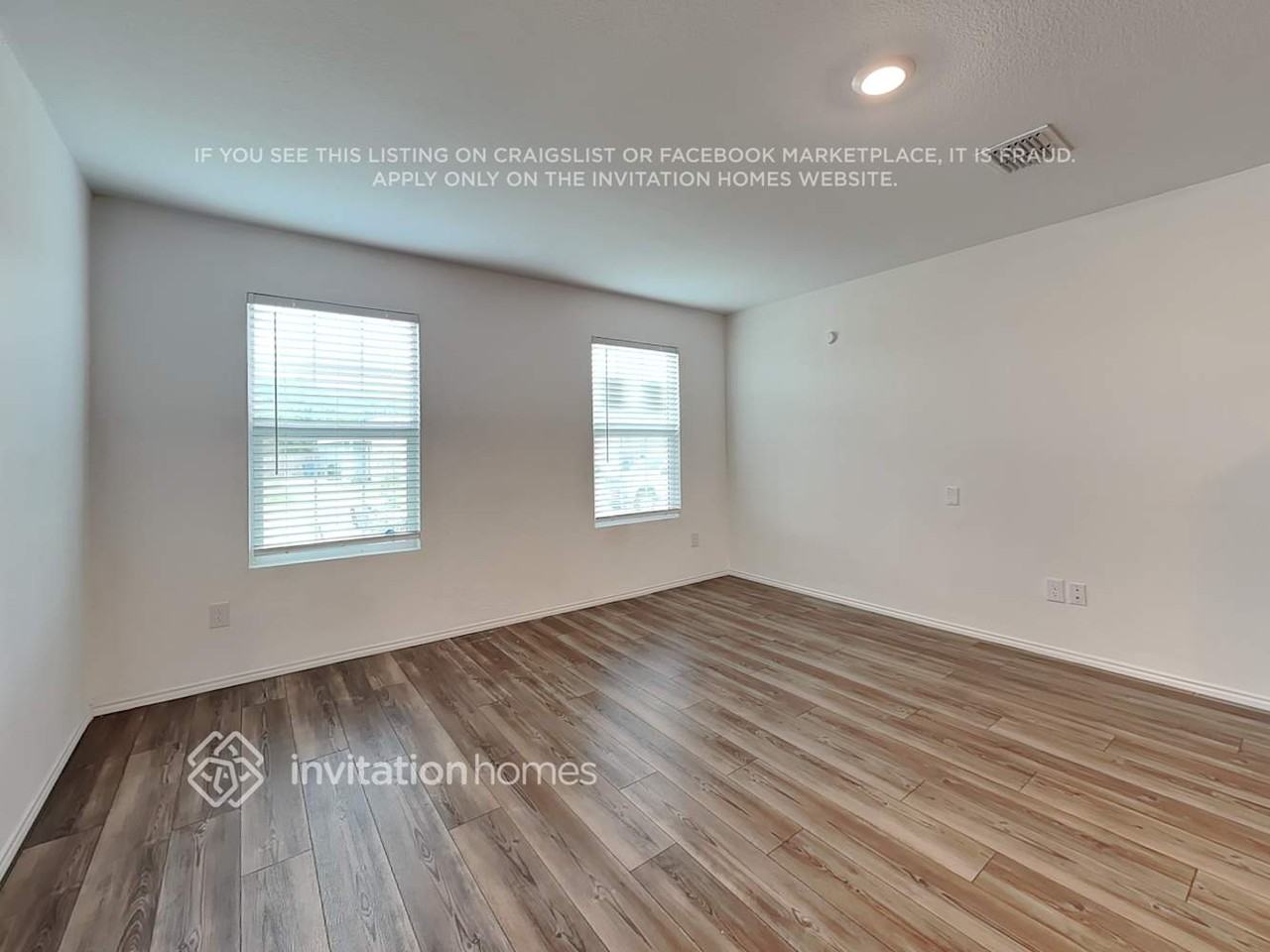 3067 Wallace Wells Ct - Photo 2 of 14
