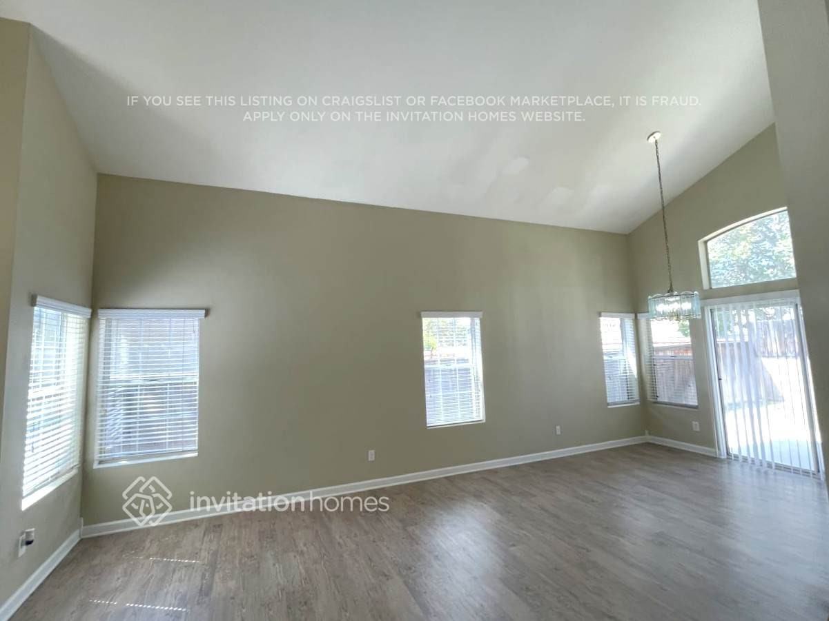 22790 Downing St - Photo 3 of 13