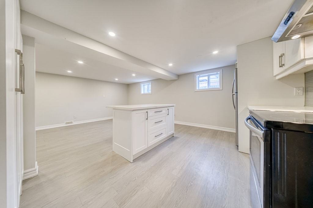 871 Liverpool Road - Photo 3 of 13