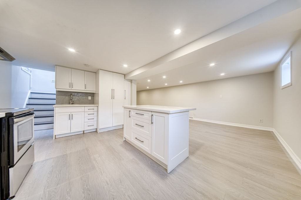 871 Liverpool Road - Photo 2 of 13