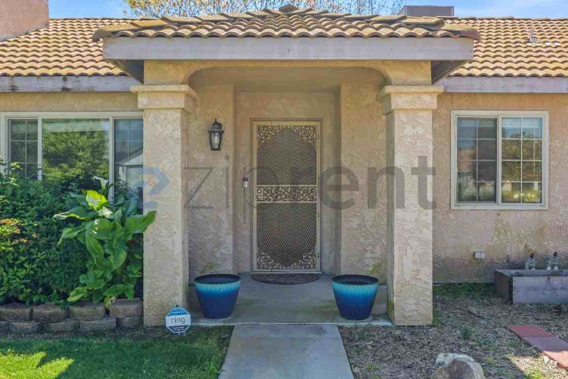 2847 Hillcrest St - Photo 5 of 33