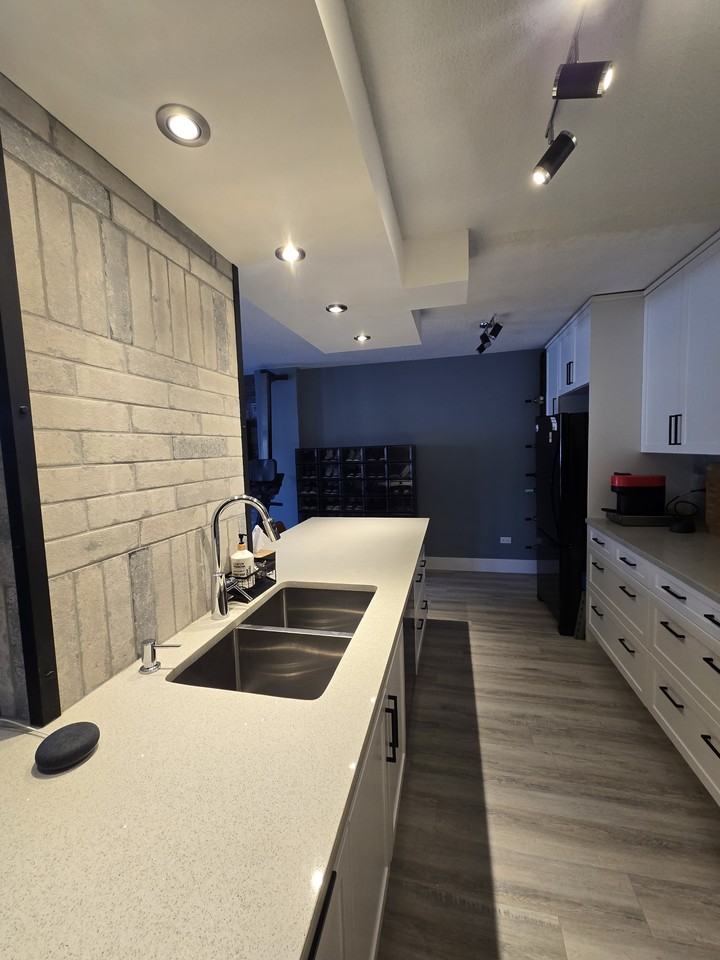 1027 Churchill Towers - Photo 3 of 15