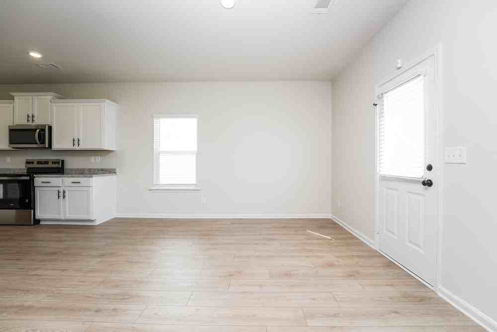 712 Berkley Dr - Photo 7 of 17