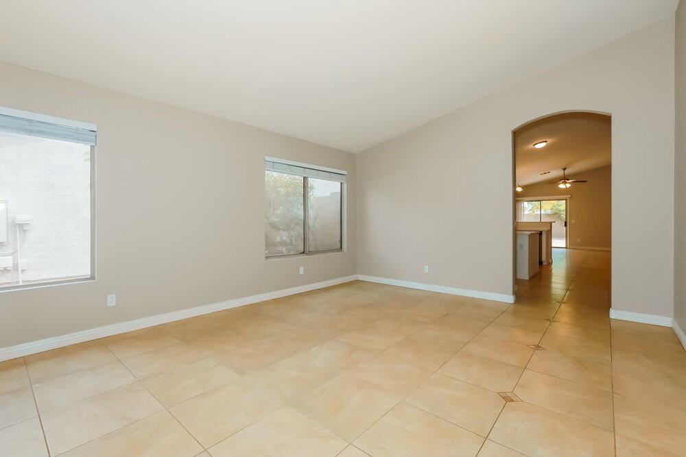 1233 S Colonial Dr - Photo 3 of 16