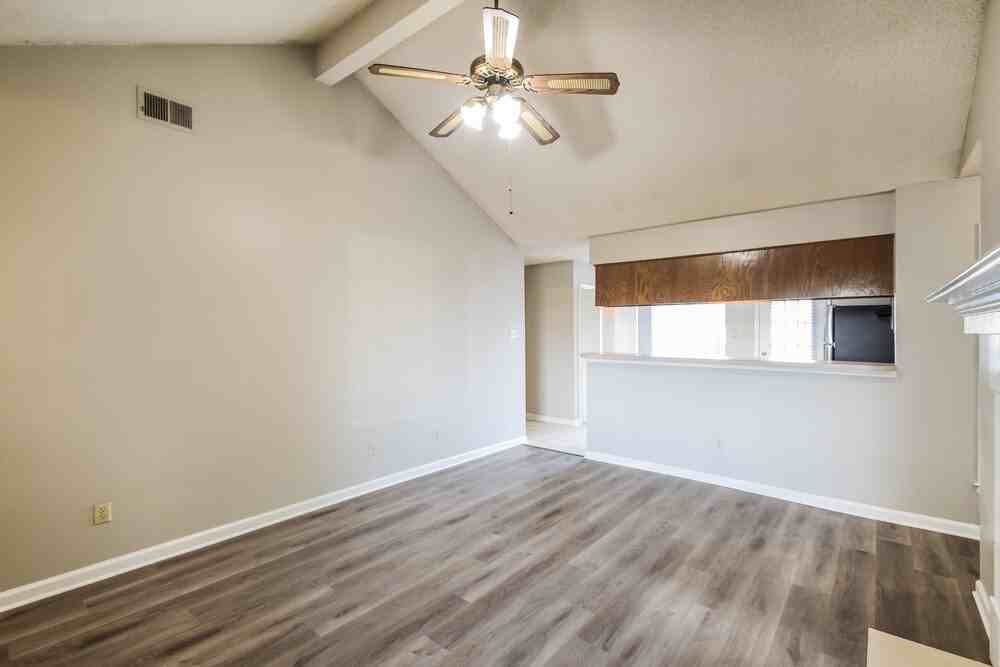 6991 Raleigh Lagrange Rd - Photo 5 of 16