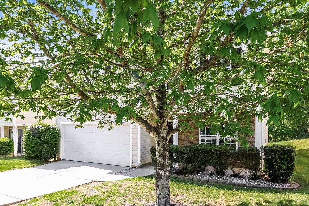 4521 Oakburn Dr - Photo 4 of 17