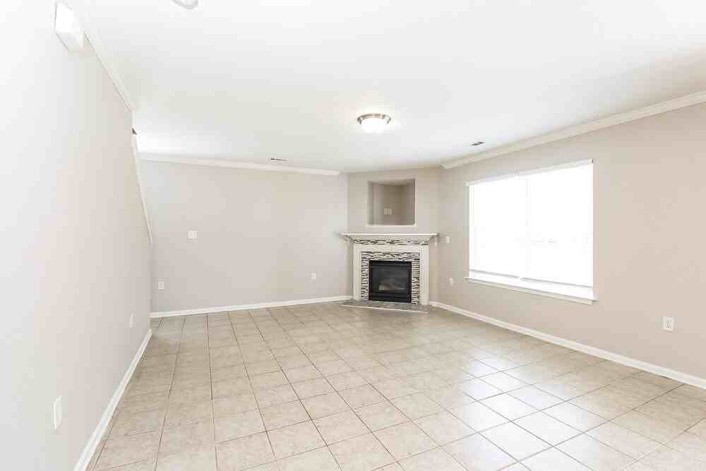 4521 Oakburn Dr - Photo 5 of 17