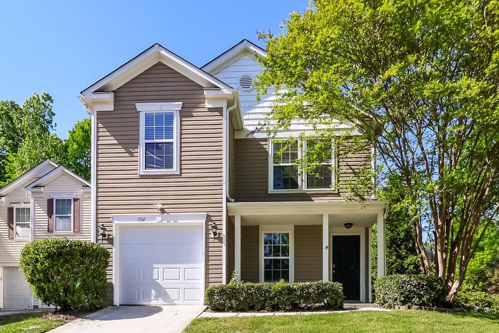 1902 Mallard Woods Pl