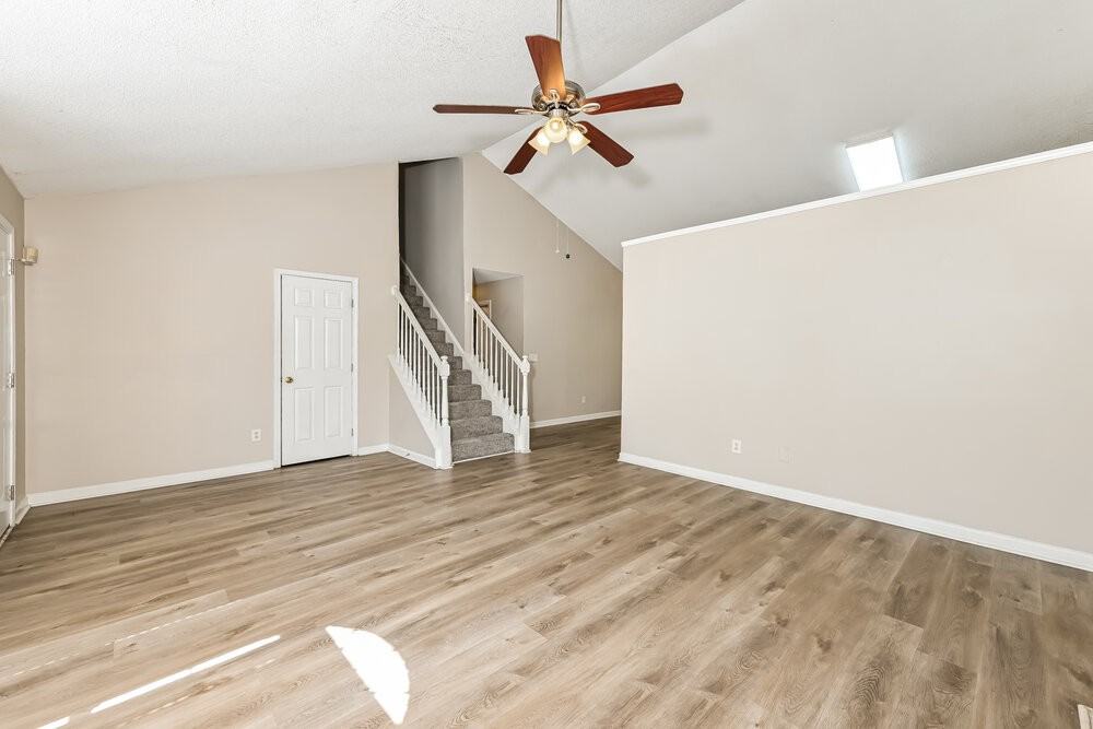 335 Shadetree Ln - Photo 5 of 17