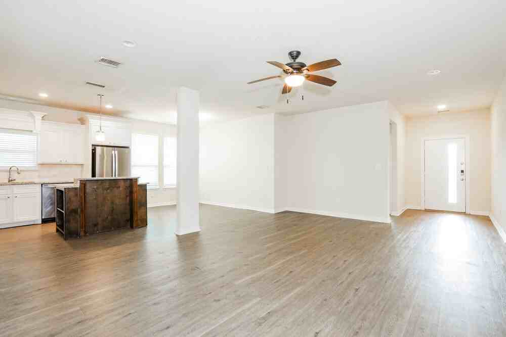 1314 Roan Dr - Photo 3 of 16