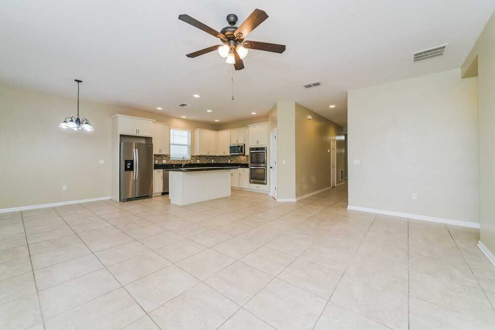 1861 Castleton Dr - Photo 4 of 16