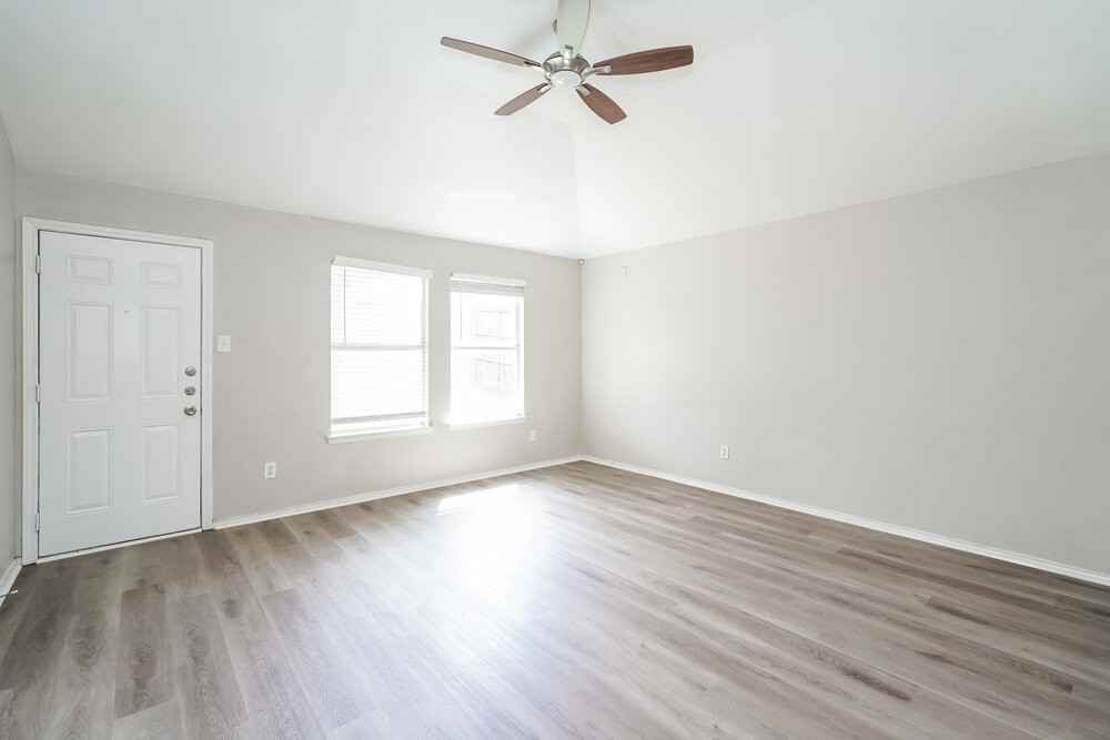 110 Comanche Trl - Photo 5 of 16