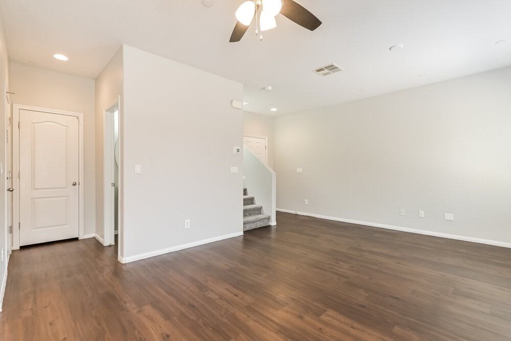 698 Calamus Palm Pl - Photo 5 of 17