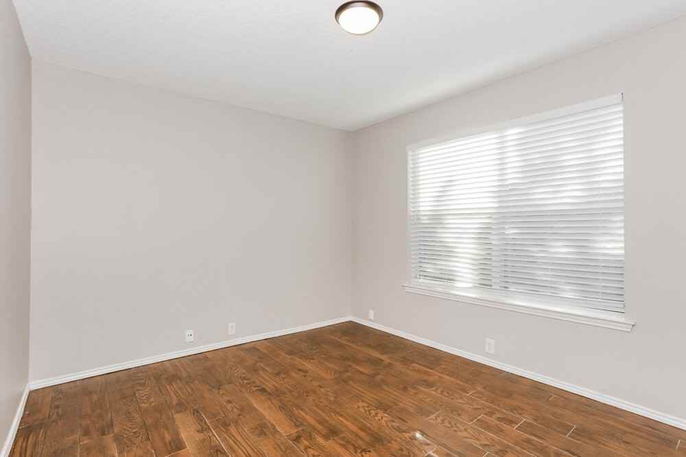 100 Walnut Dr - Photo 5 of 16