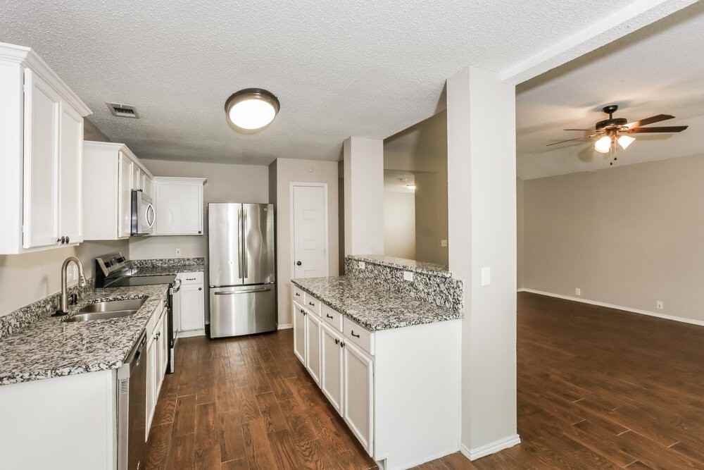 100 Walnut Dr - Photo 7 of 16