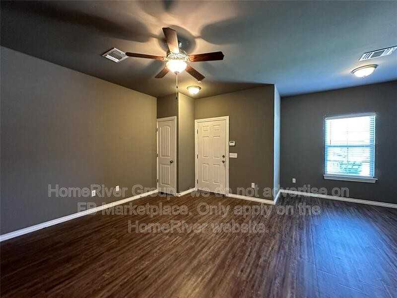 1028 Sw 91st St - Photo 4 of 18