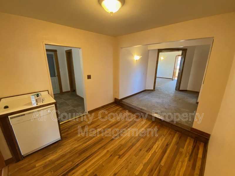 528 S Pierce St - Photo 6 of 15