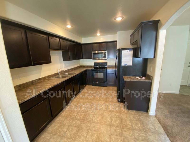 4041 Little Moon Trl - Photo 2 of 17