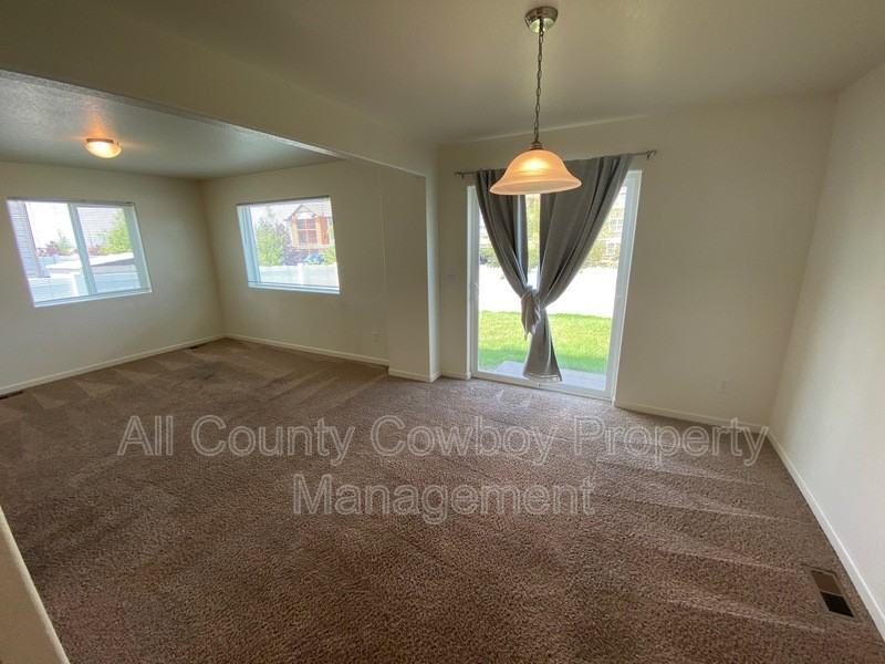 4041 Little Moon Trl - Photo 4 of 17