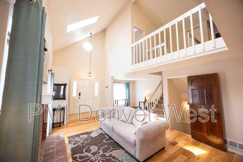 16821 E Hialeah Ave - Photo 2 of 31