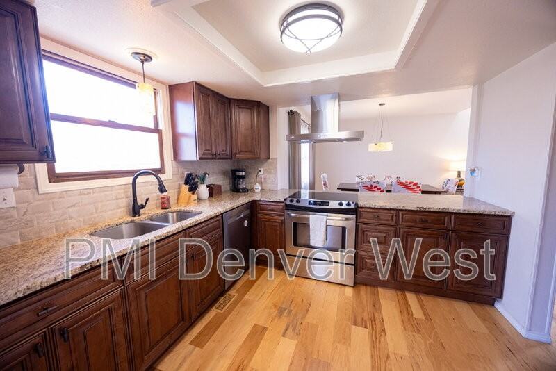 16821 E Hialeah Ave - Photo 7 of 31