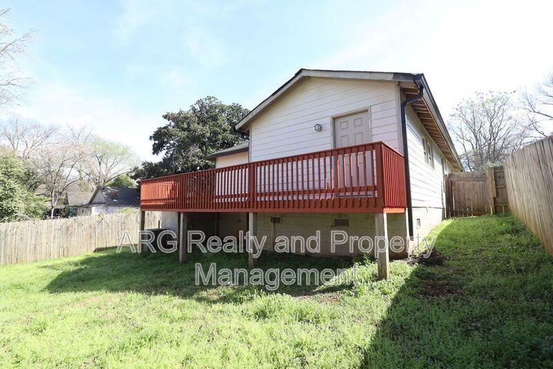 1095 Ira St Sw - Photo 6 of 42