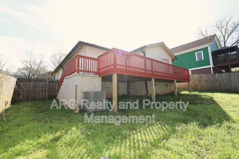 1095 Ira St Sw - Photo 7 of 42