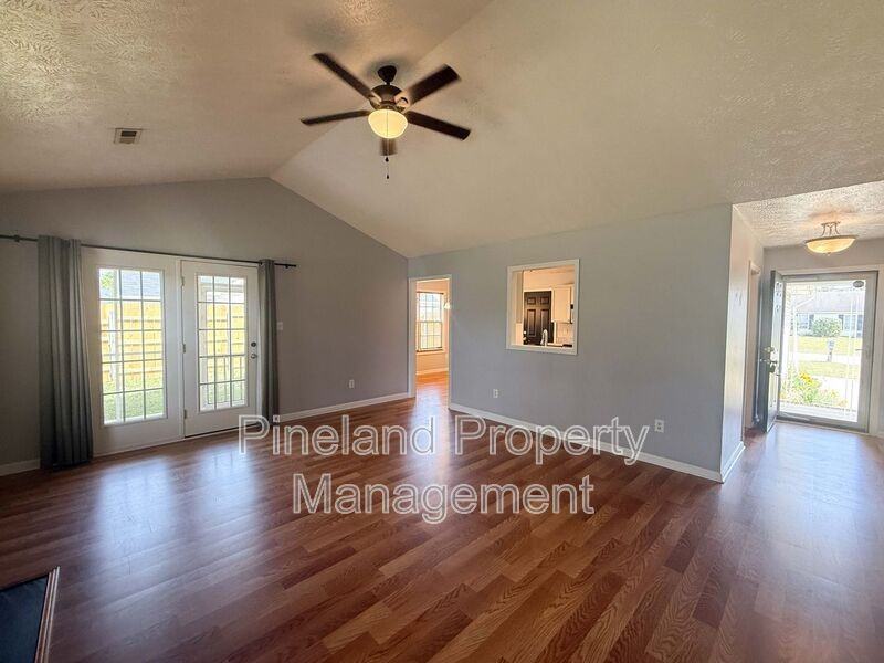 118 Cypress Dr - Photo 3 of 18